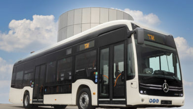 אוטובוס חשמלי מרצדס eCitaro עם הכיתוב אגד במסך האוטובוס החיצוני