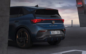 Cupra_Born_EV_Aurora_Blue_24