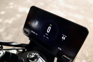 מסך דיגיטלי של זירו FXE מסך דיגיטלי של זירו FXE