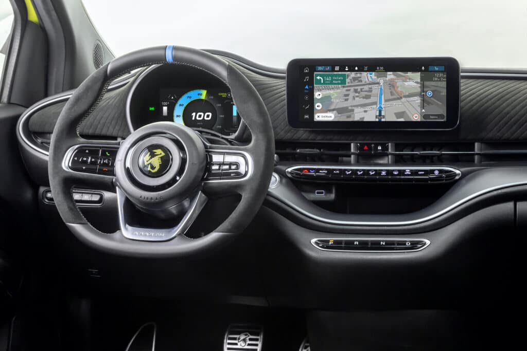 Abarth_New_500e_Electric_00005