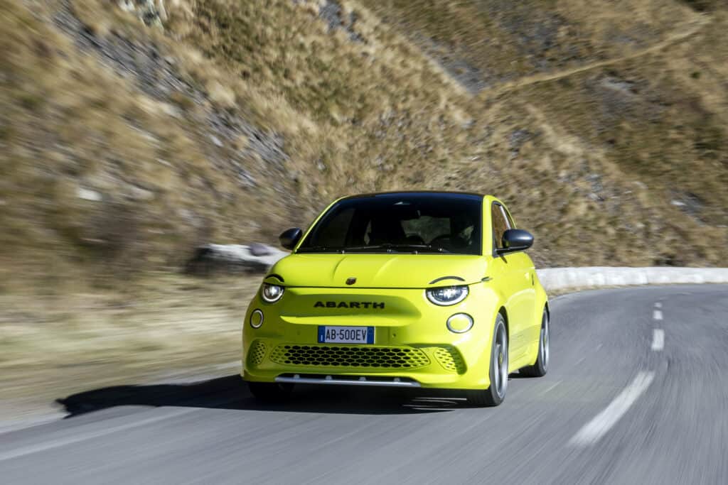 Abarth_New_500e_Electric_00010