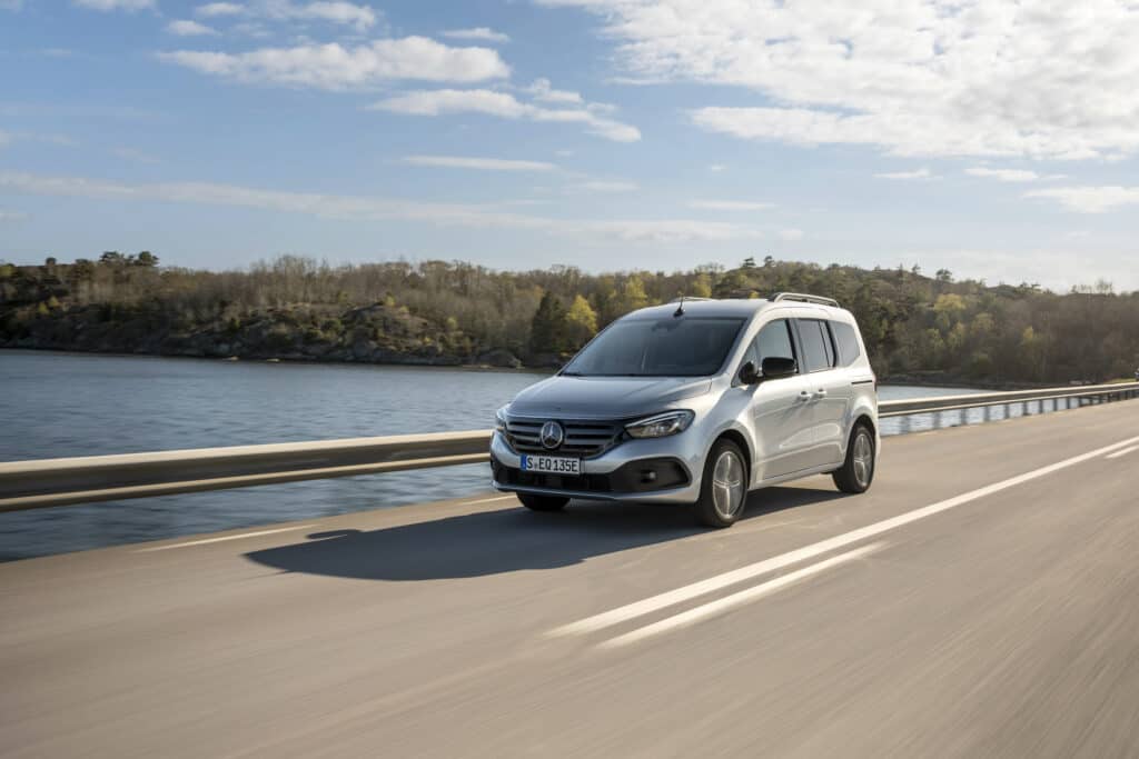 מיניוואן חשמלי של מרצדס - EQT מיניוואן חשמלי של מרצדס - EQT