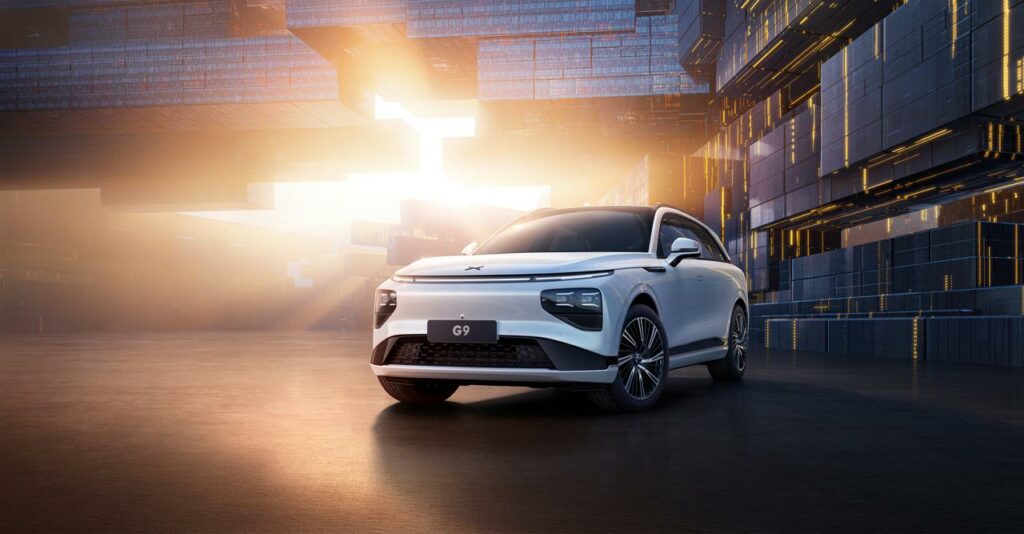 מבט קדמי על רכב חשמלי אקספנג G9