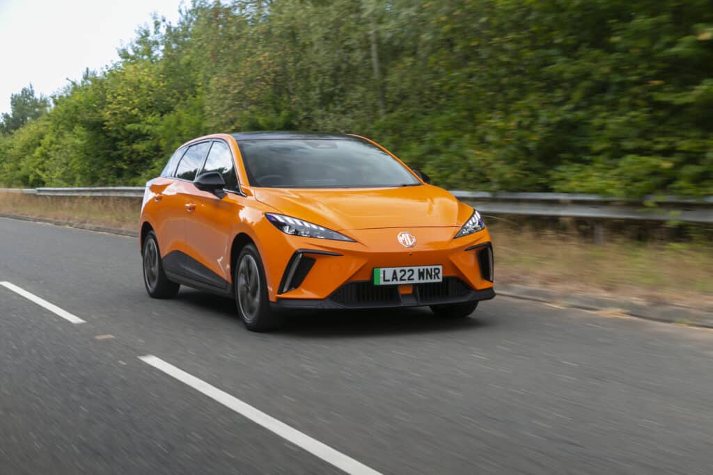 MG4 בצבע כתום