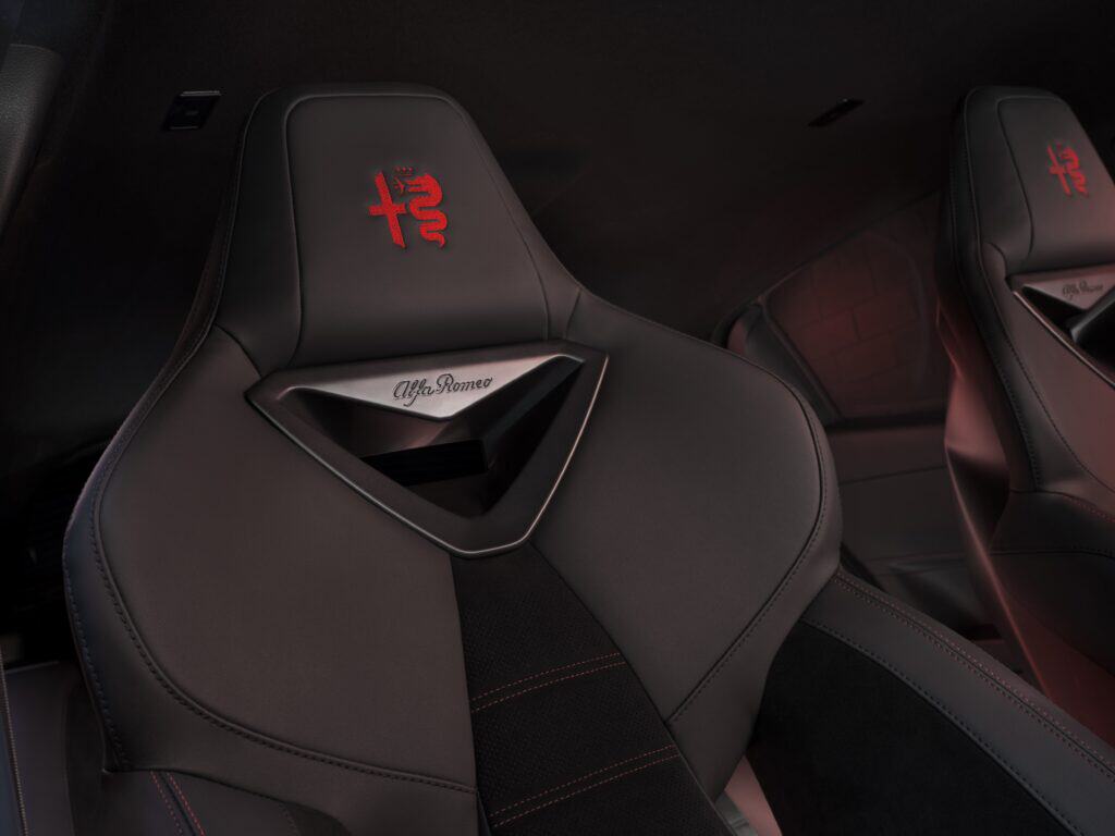 Alfa_Romeo_Milano_Intrior_00005