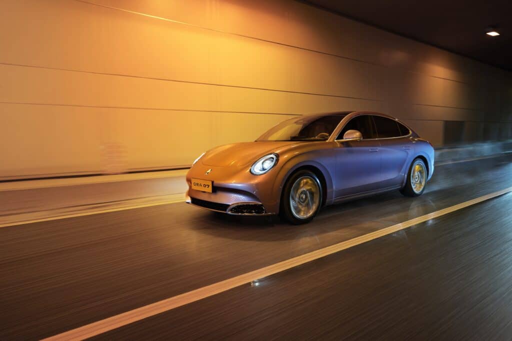 אורה 07 בנסיעה במנהרה