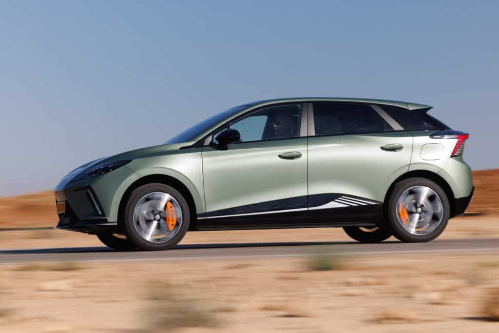 MG4 בגרסת X-Power MG4 בגרסת X-Power מבט צד