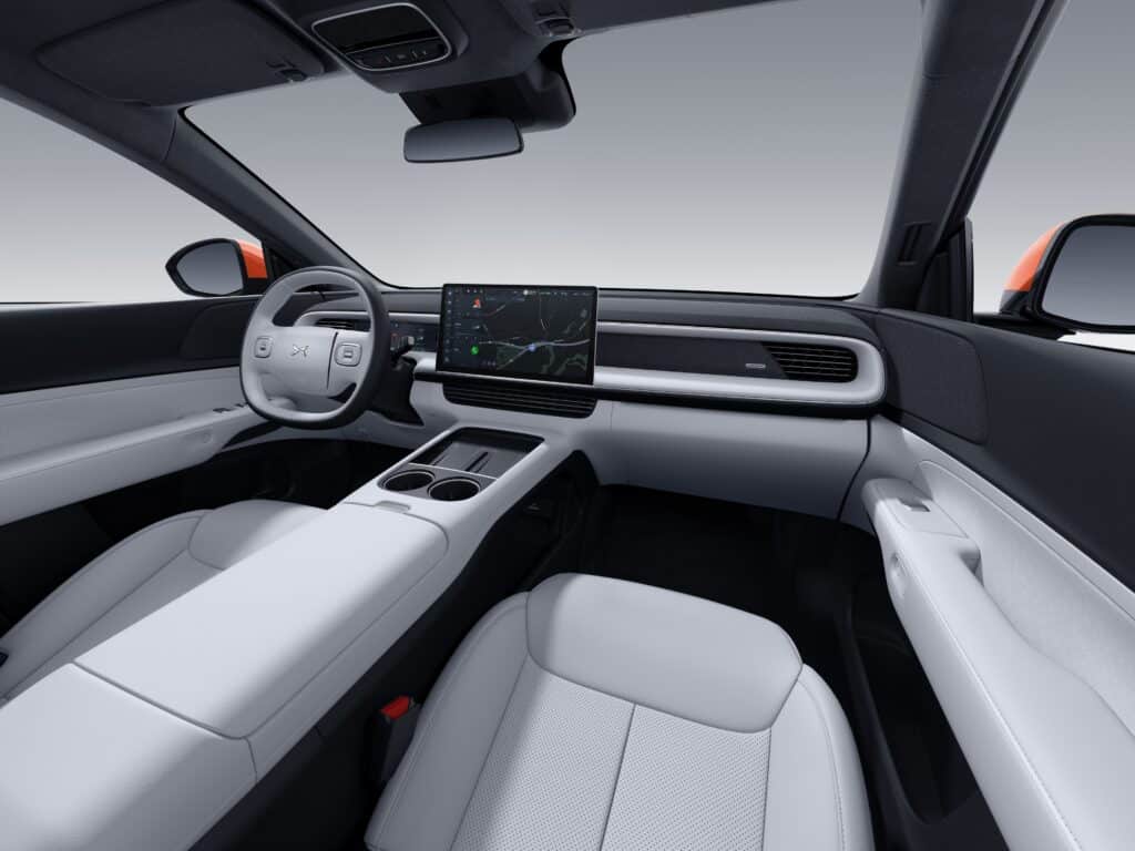 פנים הרכב וסביבת הנהג של אקספנג G9