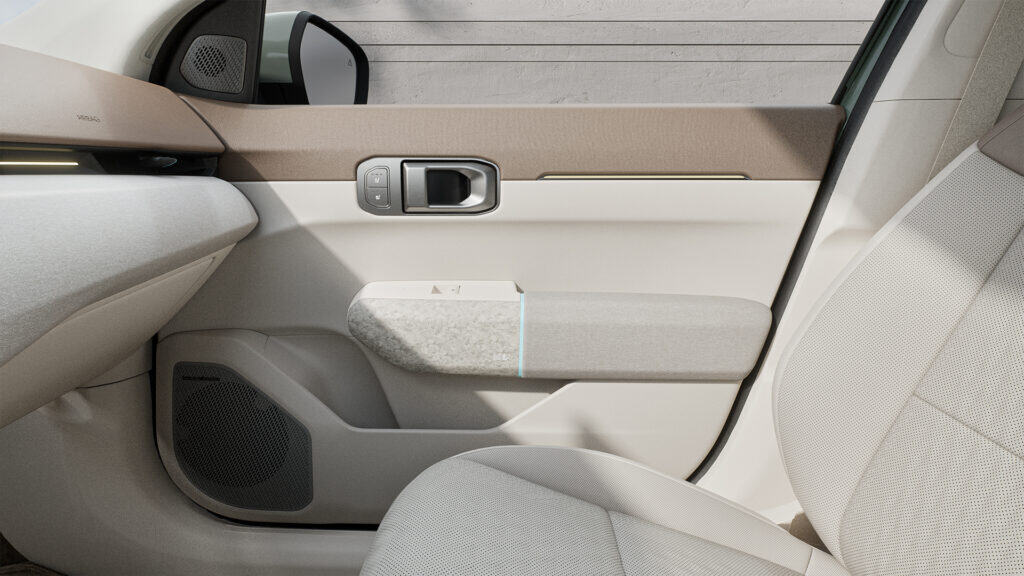 Kia_EV4_Sedan_Baseline_00008