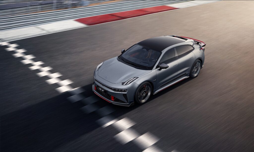 זיקר 001 FR על המסלול