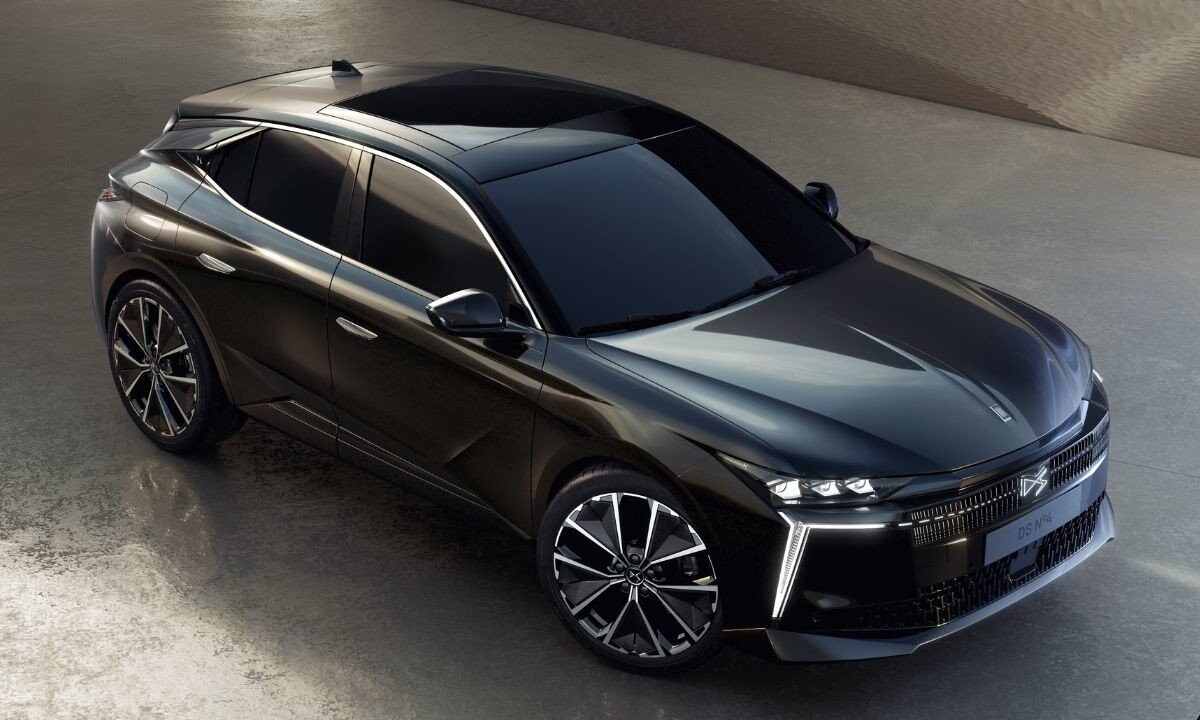 מבט עליון על DS N°4 חשמלי יוקרתי