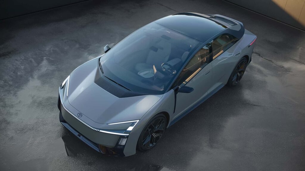 מבט מהאוויר על טויוטה קורולה קונספט מבט מהאוויר על טויוטה קורולה קונספט חשמלית