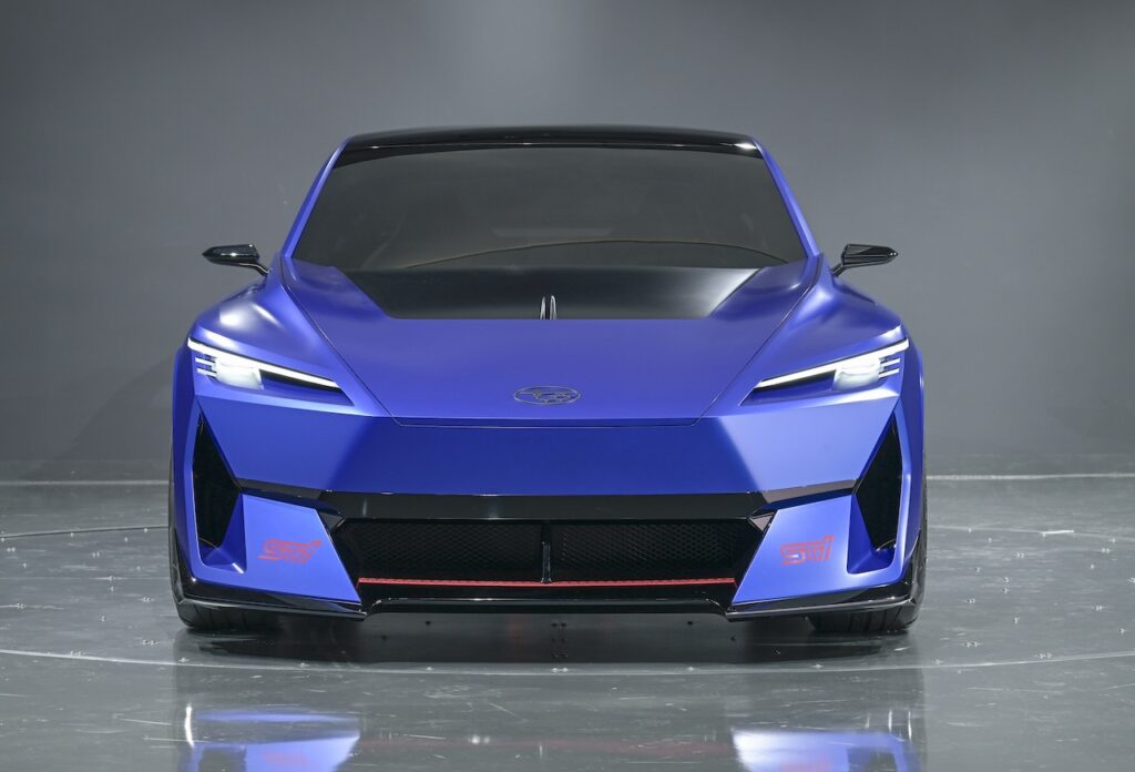 מבט קדמי על סובארו Performance-E חשמלית