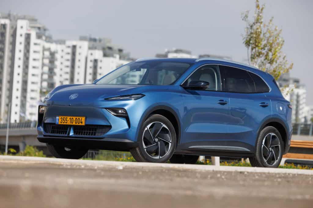 MG S5 בנסיעה כל כבישי ישראל