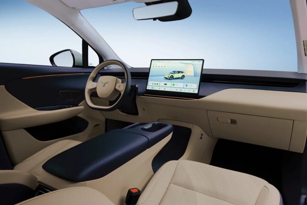 פנים הרכב וסביבת הנהג הונגצ׳י EHS5