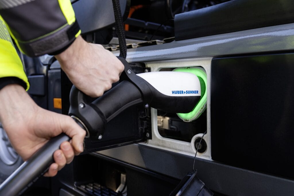 מחבר MCS למשאיות חשמליות