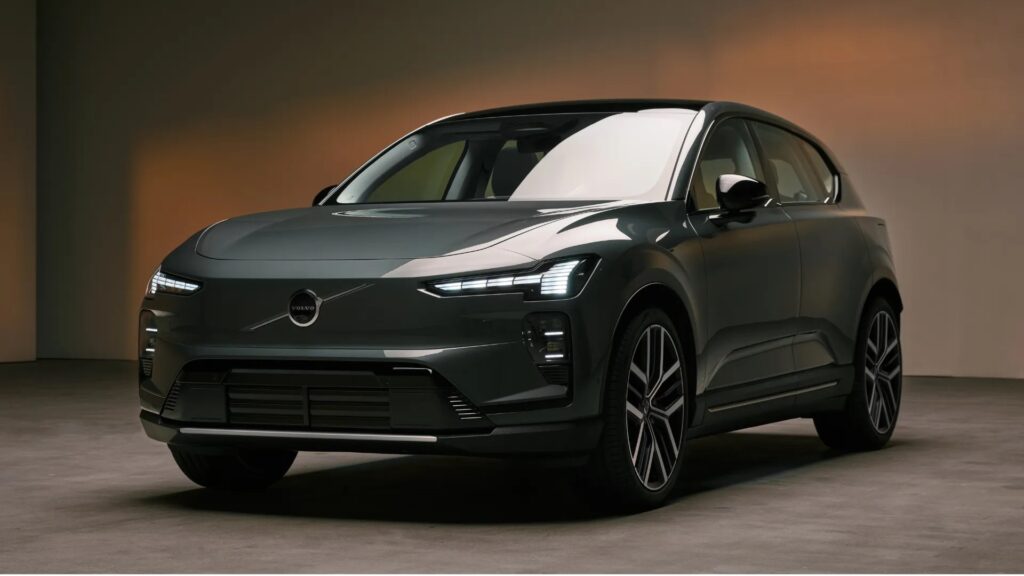 מבט קדמי על וולוו EX60