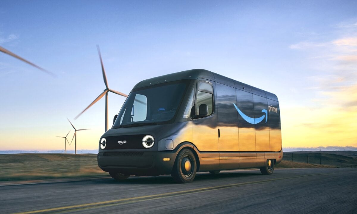 ואן חשמלי של ריביאן עם המיתוג של אמזון