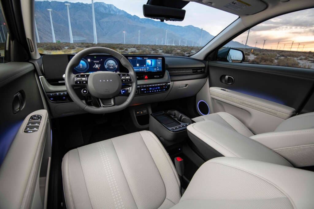 פנים הרכב והאבזור של יונדאי איוניק 5