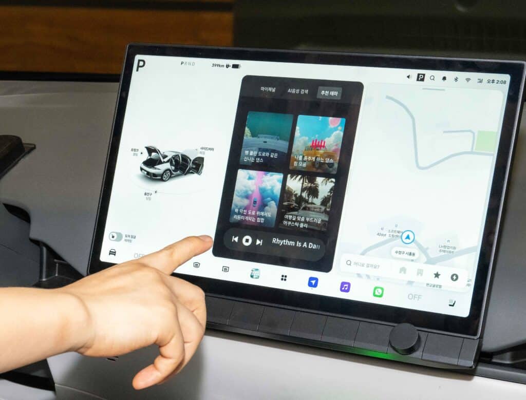 מסך המולטימדיה של Pleos שיוטמע ברכבי יונדאי החשמליים