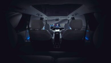 הצצה לפנים הרכב של טויוטה עם 7 מקומות