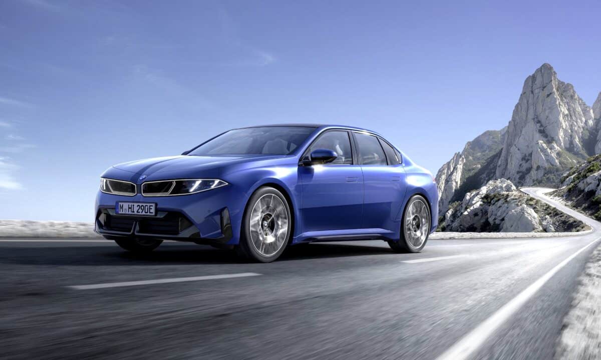 ב.מ.וו i3 החדשה 2026 בנסיעה